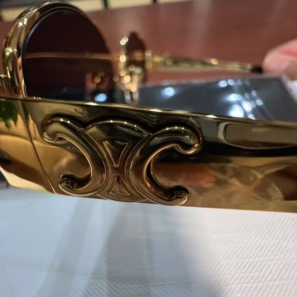 Celine Triomphe Metal CL40235U 30N Oval Sunglasses in Gold with Green Lenses - Picture 8 of 8